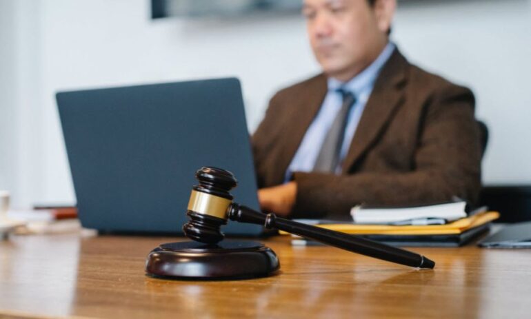 hakim-maaslari-ne-kadar